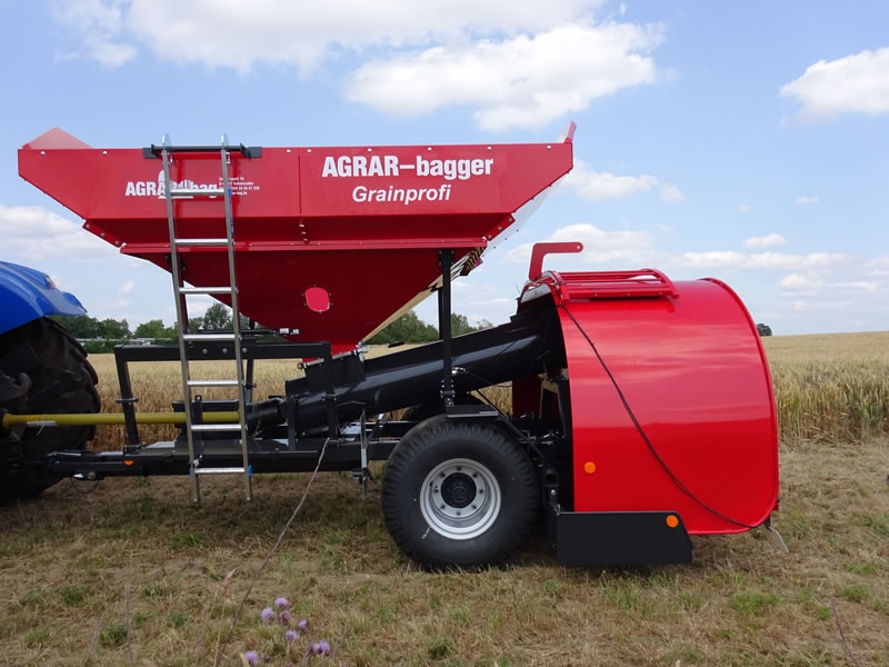 1_AGRAR-bagger_Grainprofi_Transportstellung